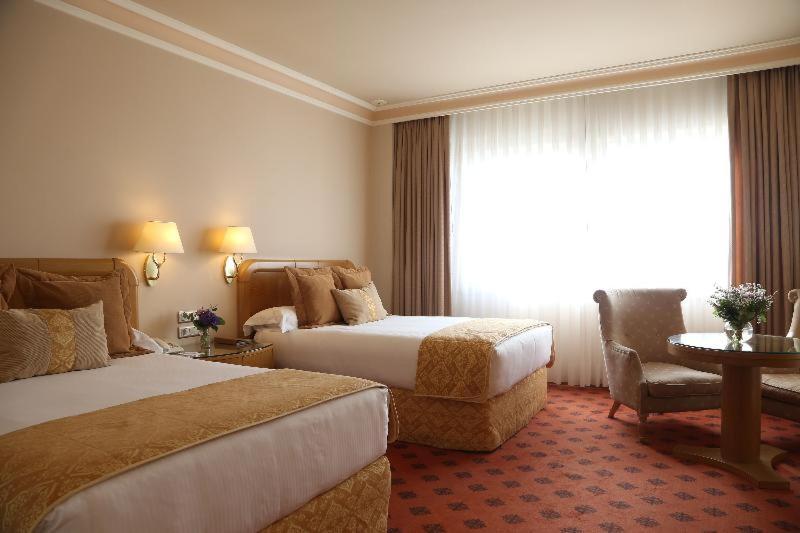 Gran Hotel Los Abetos سانتياغو دي كومبوستيلا الغرفة الصورة