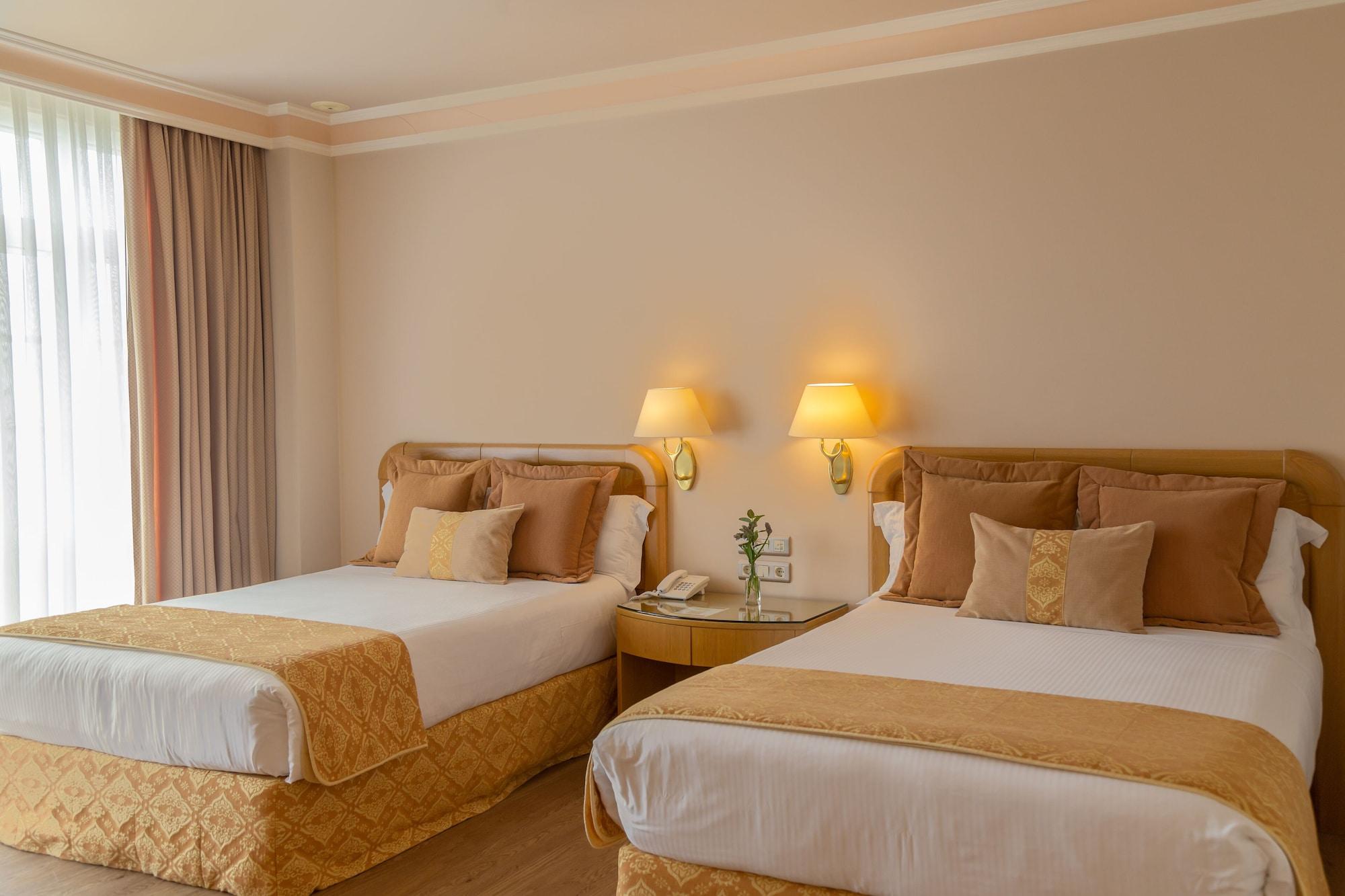 Gran Hotel Los Abetos سانتياغو دي كومبوستيلا المظهر الخارجي الصورة