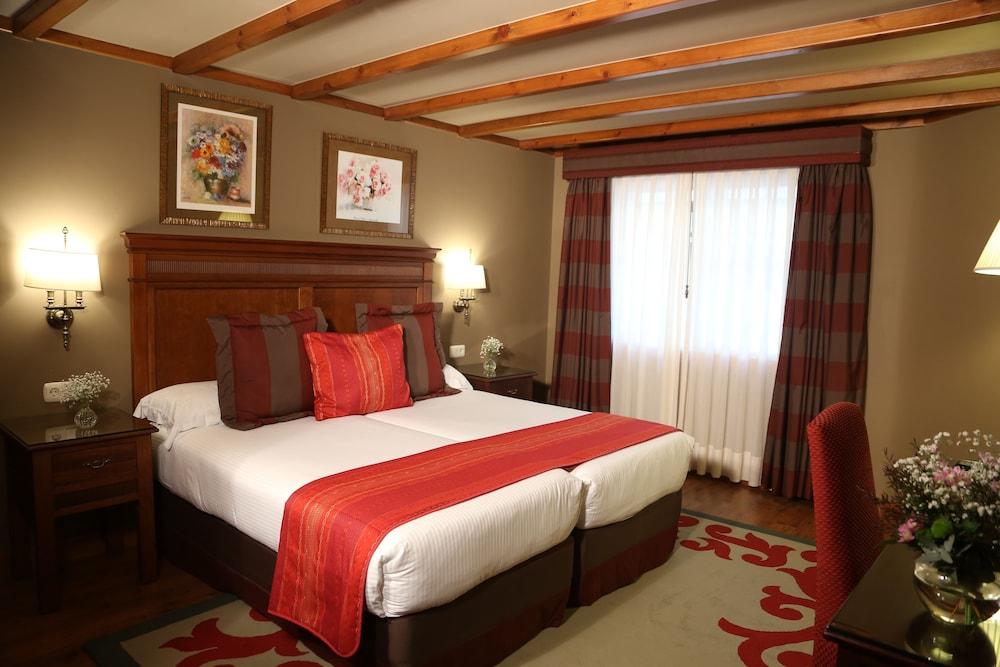 Gran Hotel Los Abetos سانتياغو دي كومبوستيلا المظهر الخارجي الصورة