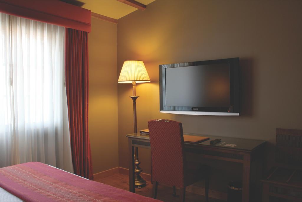 Gran Hotel Los Abetos سانتياغو دي كومبوستيلا المظهر الخارجي الصورة