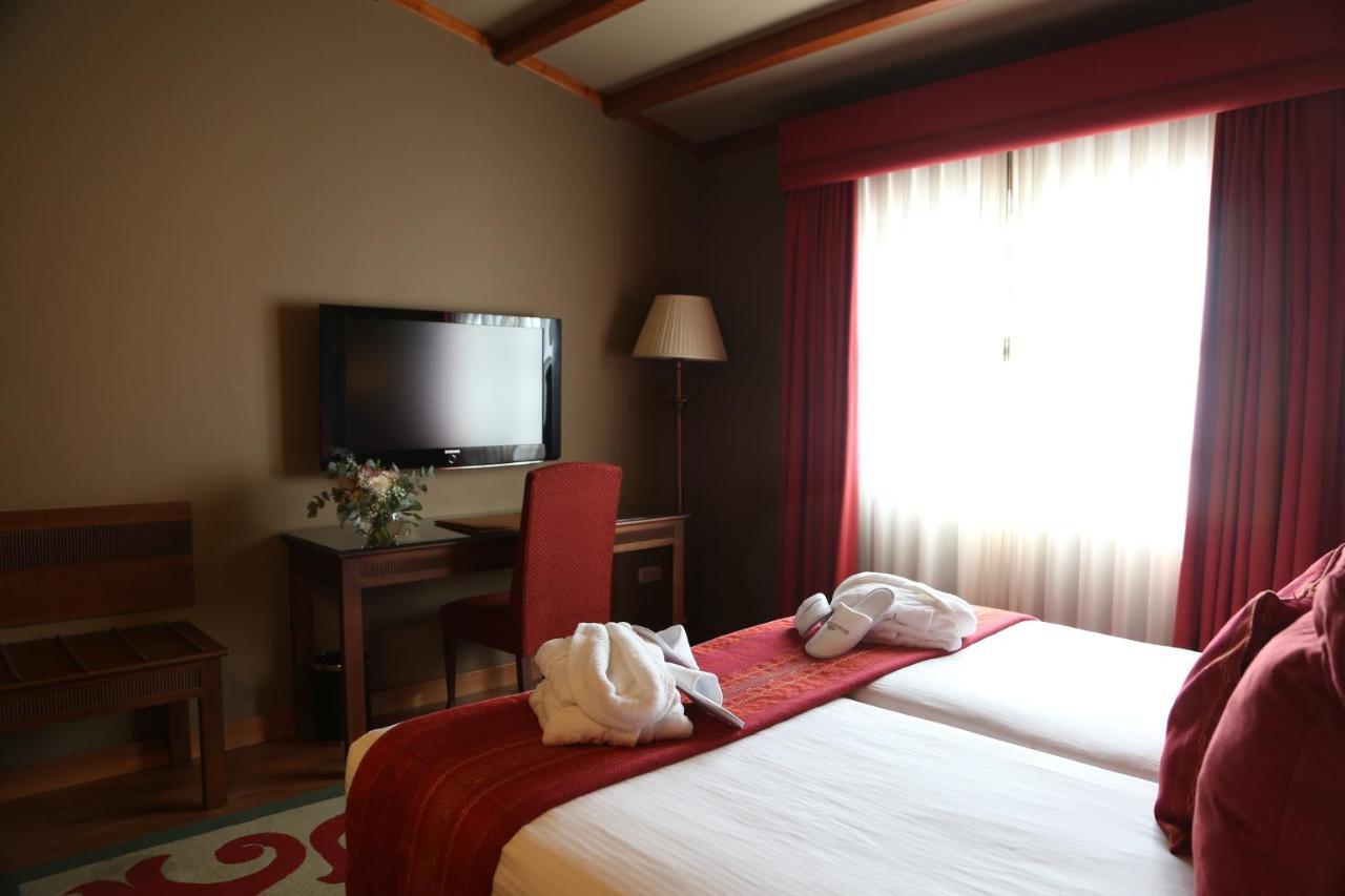 Gran Hotel Los Abetos سانتياغو دي كومبوستيلا المظهر الخارجي الصورة